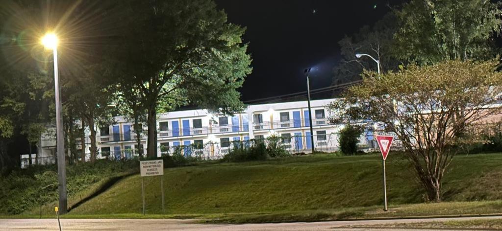 Lanett Inn Zewnętrze zdjęcie